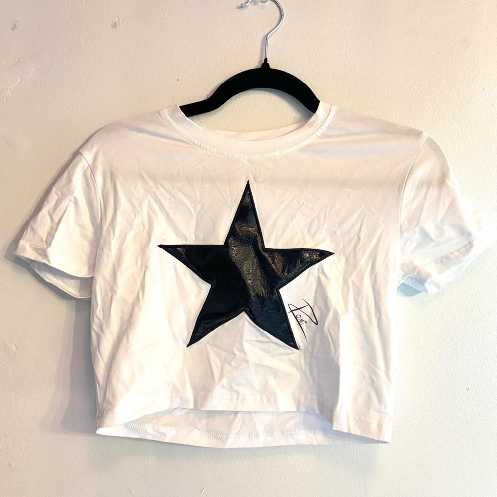 ★Romi black star cropped tee